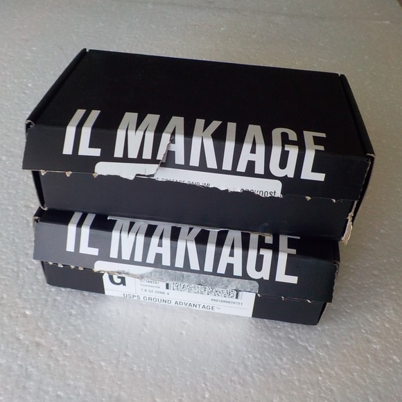 EYELINER/FOUNDATION SET - Picture 12 of 13